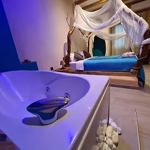 https://thesspalace.hotels-of-thessaloniki.com